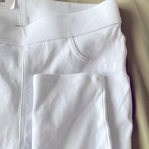 Fitted stretched capris - Picture 3 of 4